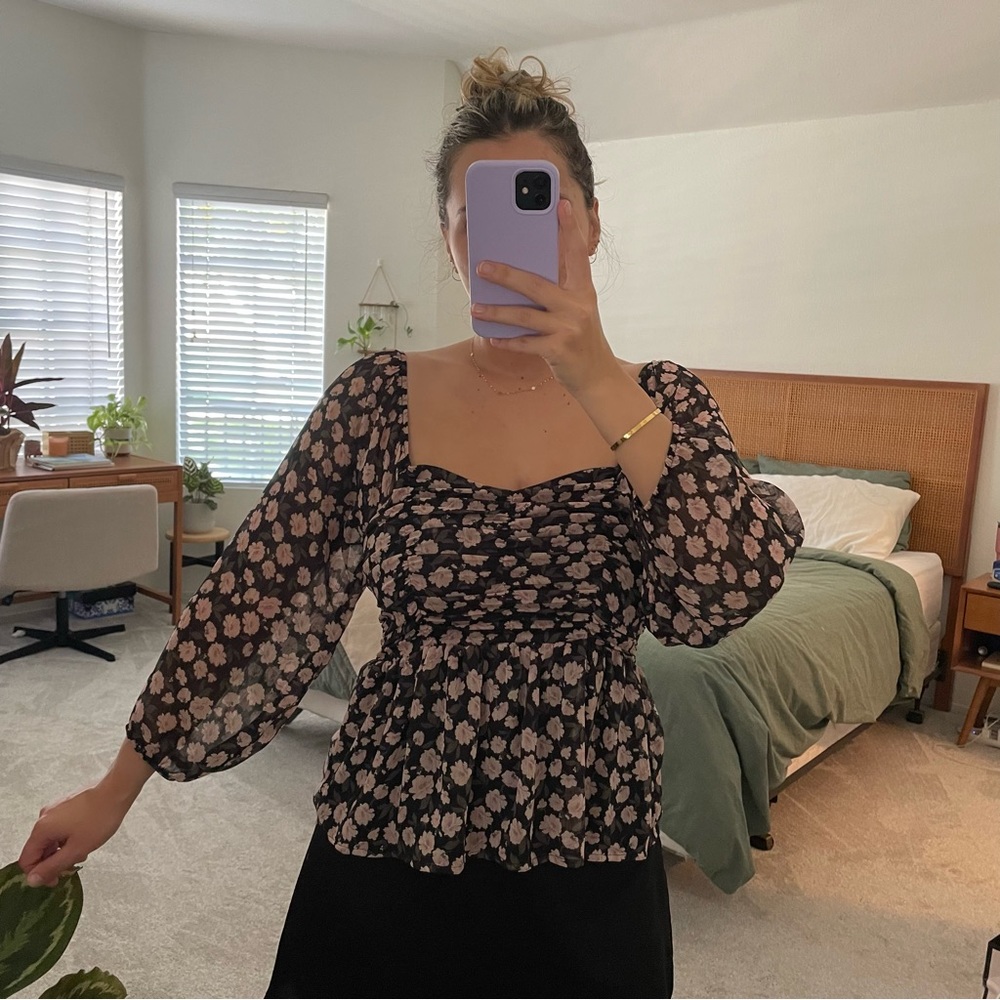 Floral Semi-sheer Top 🌷